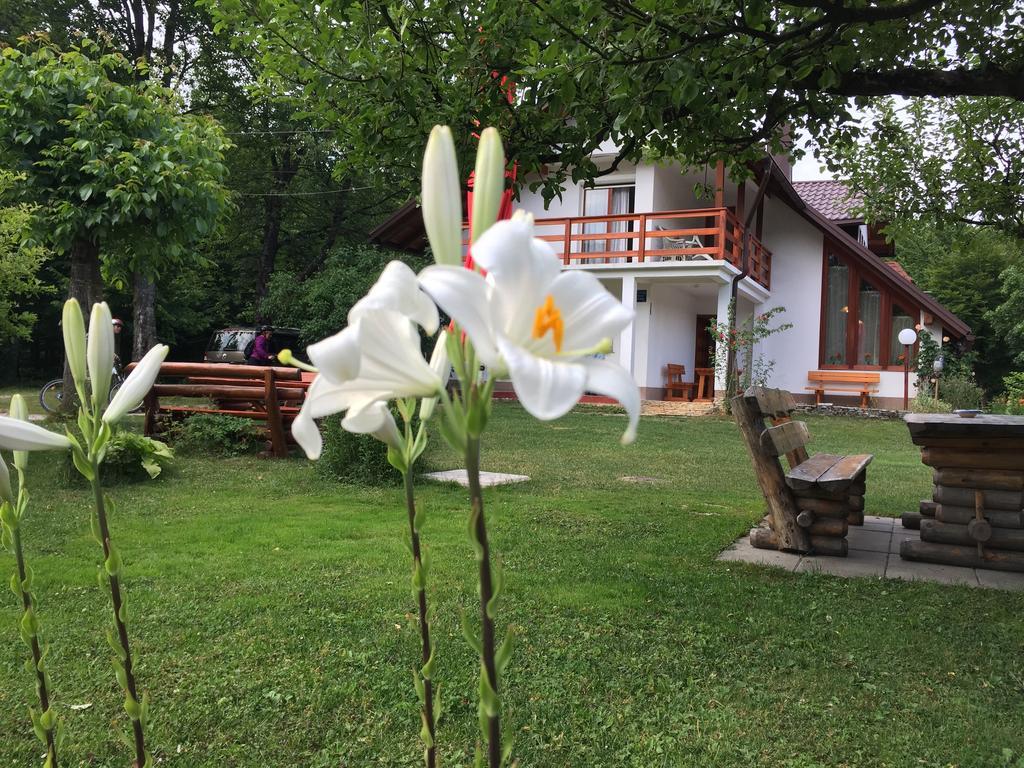 House Samardzic Hotell Jezerce Exteriör bild