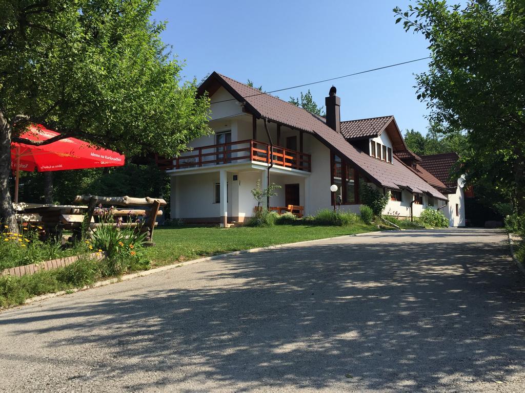 House Samardzic Hotell Jezerce Exteriör bild