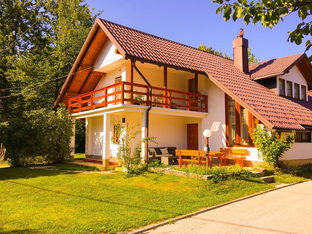 House Samardzic Hotell Jezerce Exteriör bild