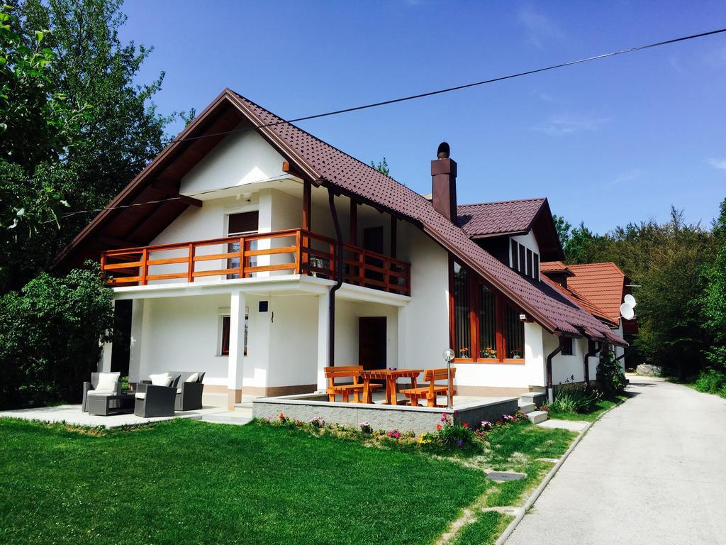 House Samardzic Hotell Jezerce Exteriör bild