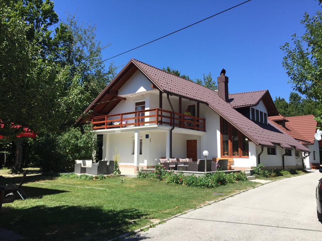 House Samardzic Hotell Jezerce Exteriör bild