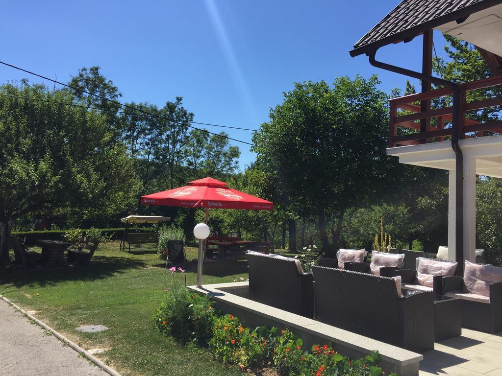 House Samardzic Hotell Jezerce Exteriör bild