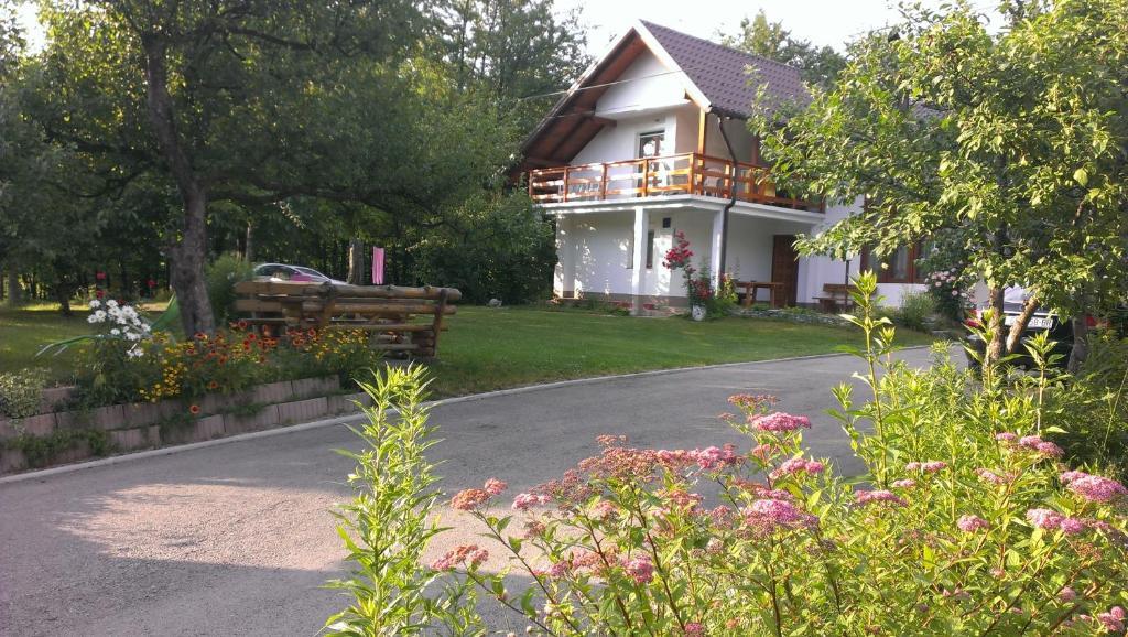 House Samardzic Hotell Jezerce Exteriör bild